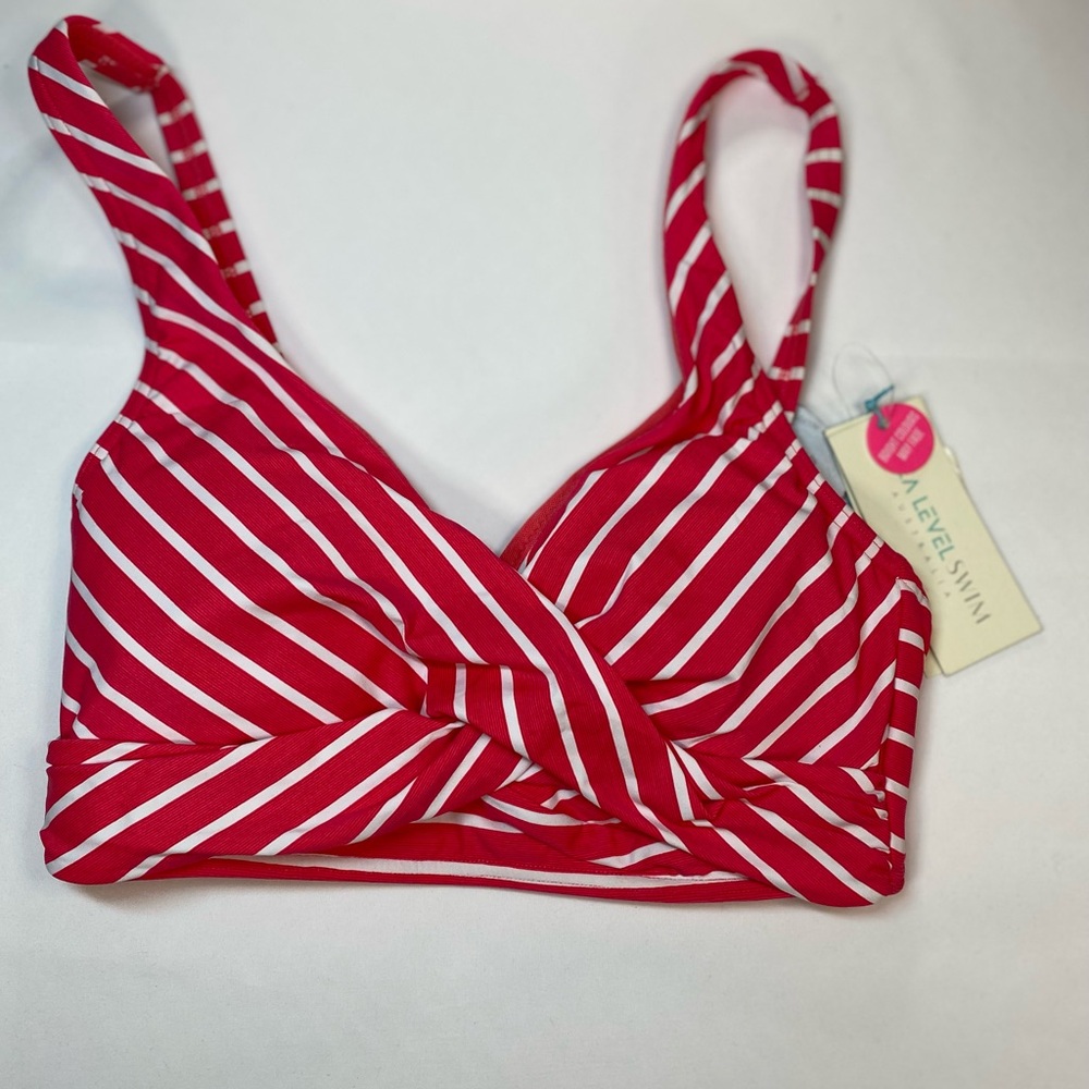 Sea Level Swim
Chamarel
Swimsuit Top